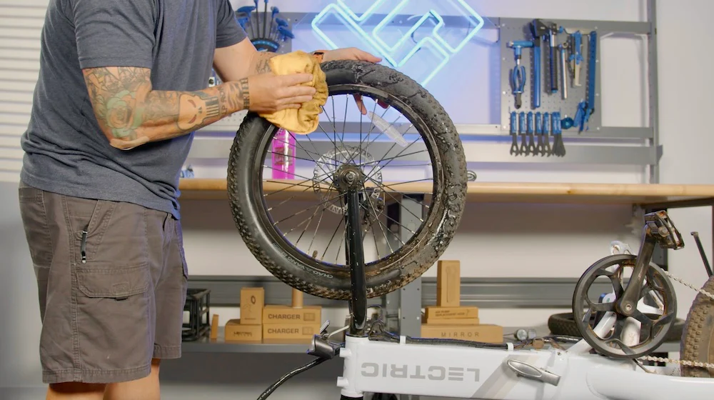 photo-of-how -to-clean-your-e-bike-electronics