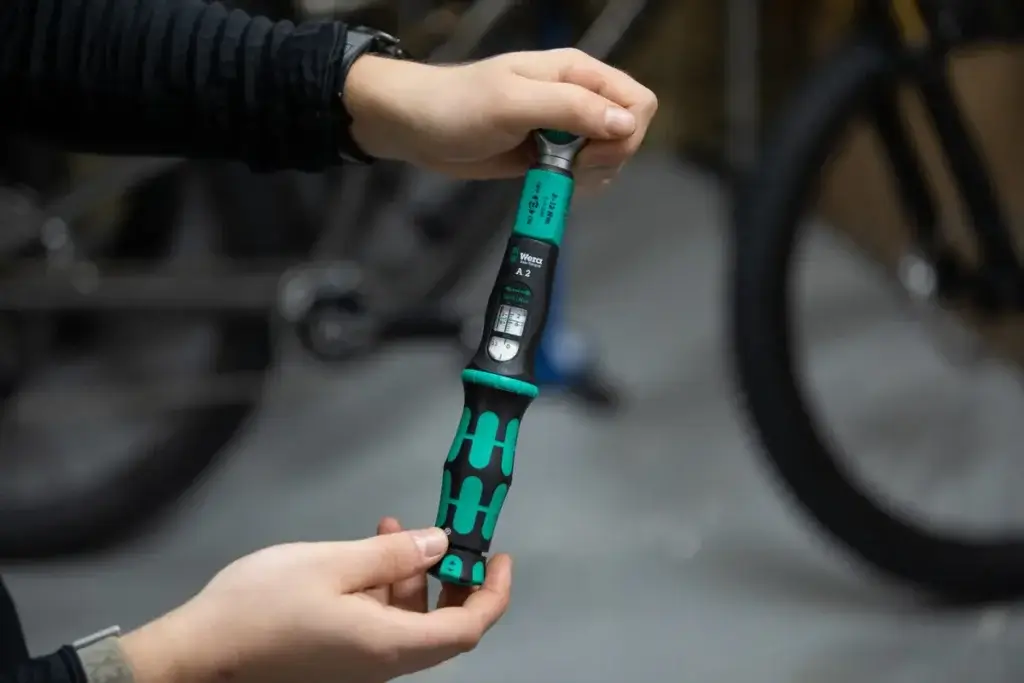 image-checking-and-adjusting-e-bike-torque-settings